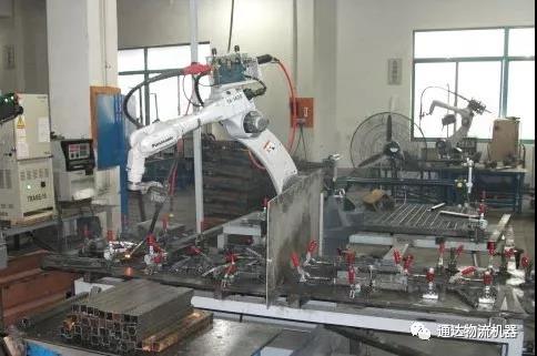 焊接机器人助力汽车料架定制